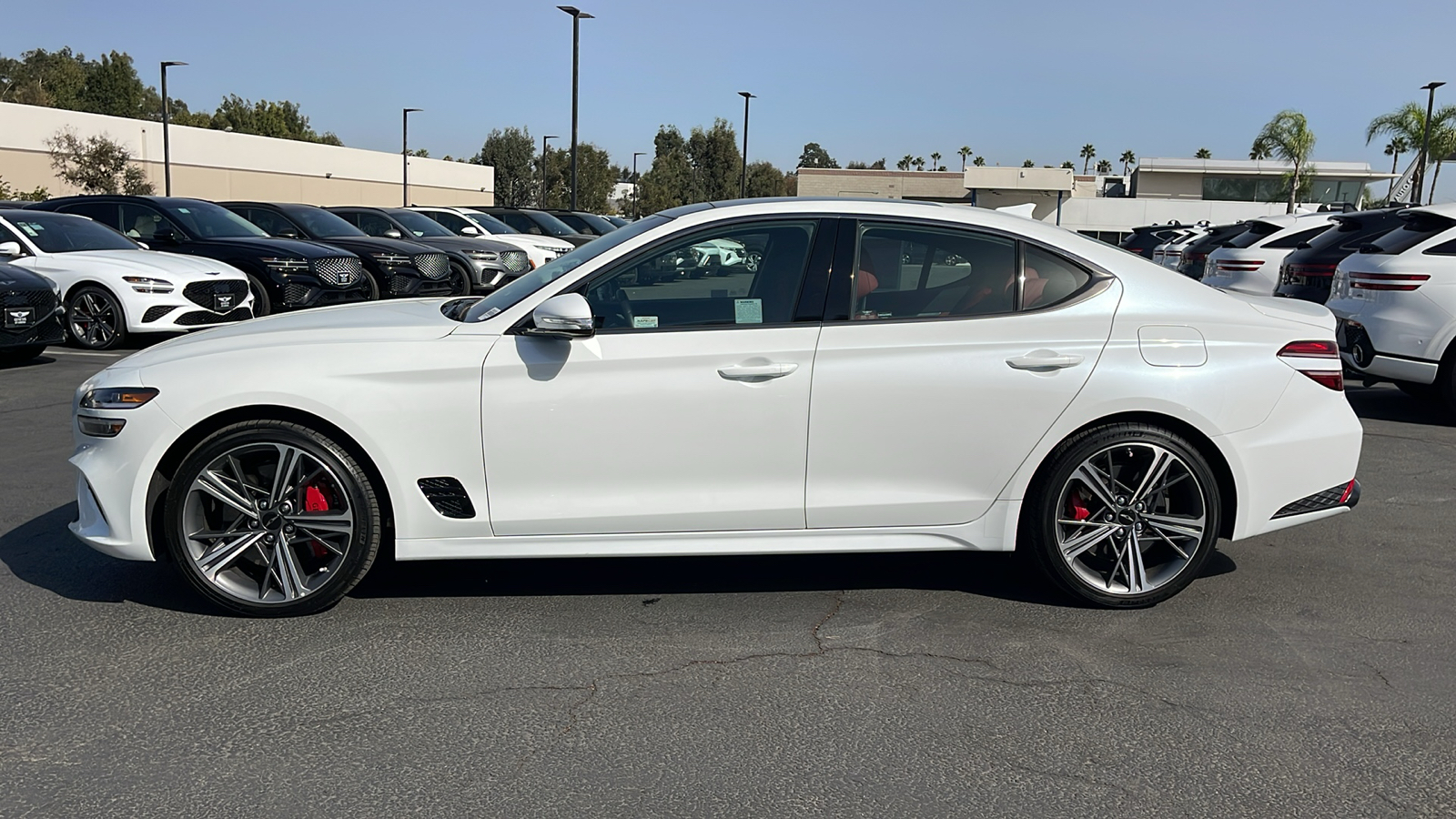 2025 Genesis G70 2.5T Standard 12