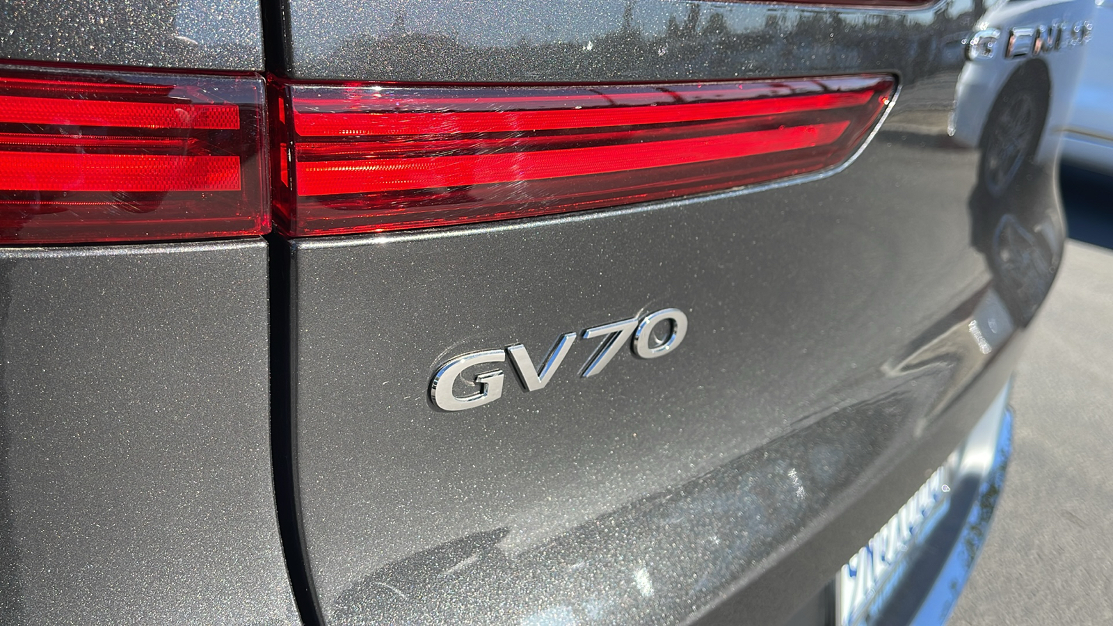 2025 Genesis GV70  30