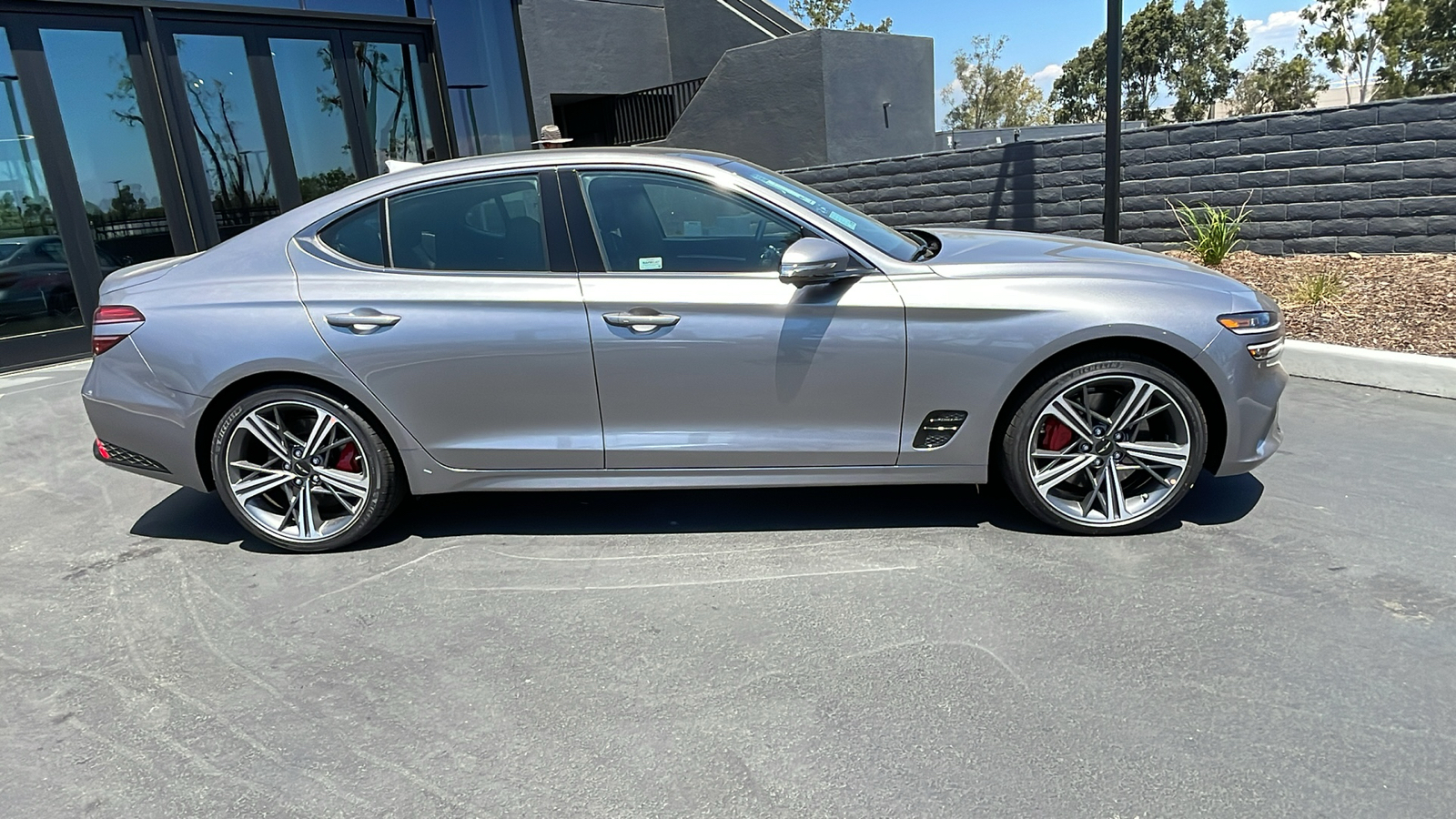 2025 Genesis G70 3.3T AWD Sport Advanced 4