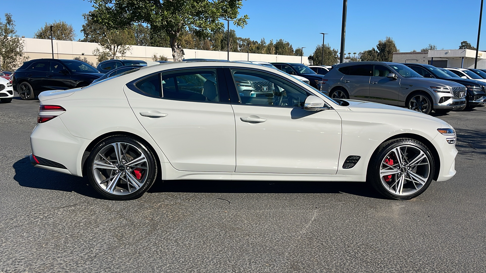 2025 Genesis G70 2.5T Standard 6