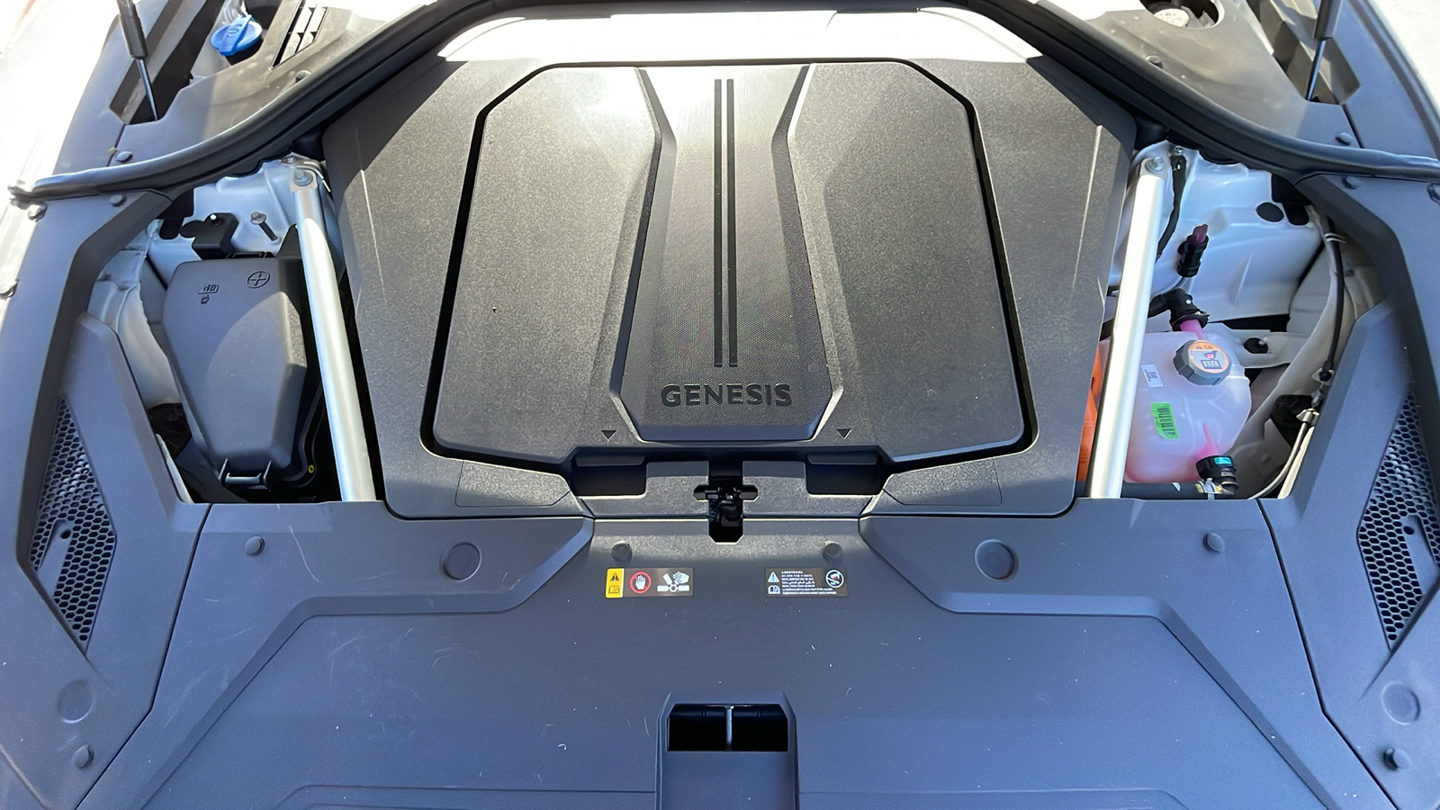 2025 Genesis Electrified GV70 Advanced 35