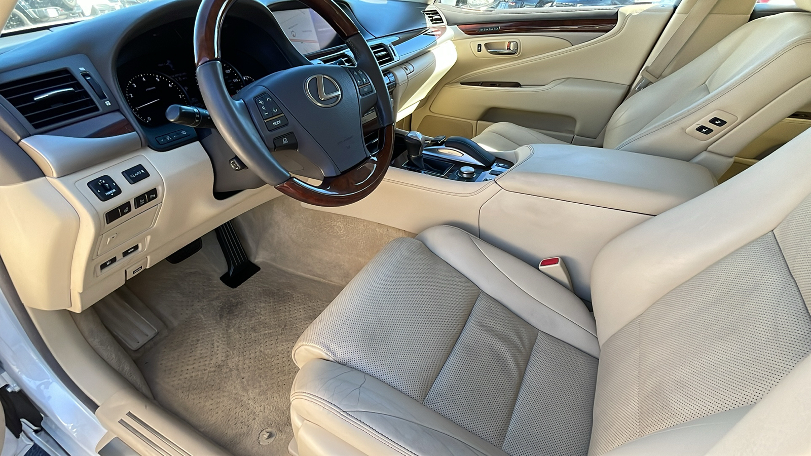 2016 Lexus LS 460 Base 15