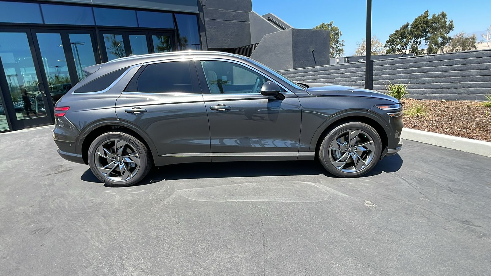 2025 Genesis Electrified GV70 Advanced 5