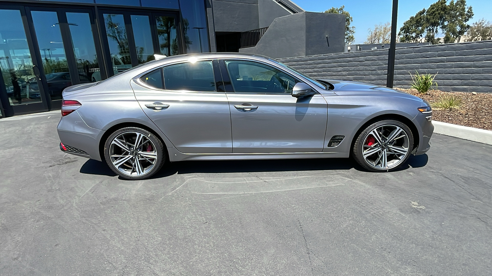 2025 Genesis G70 3.3T RWD Sport Advanced 5