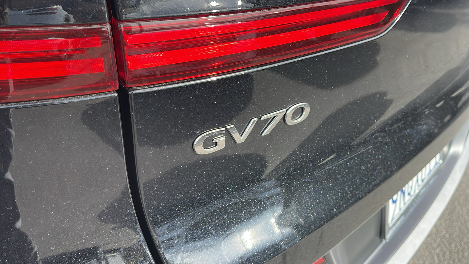 2025 Genesis GV70  29