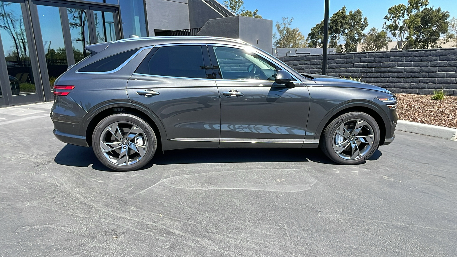 2025 Genesis Electrified GV70 Advanced 5