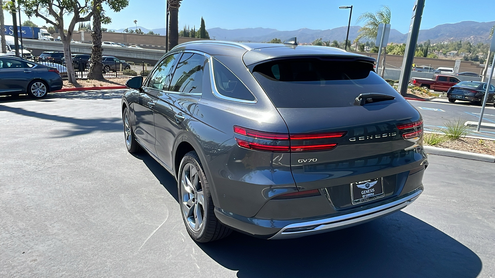 2025 Genesis Electrified GV70 Advanced 8