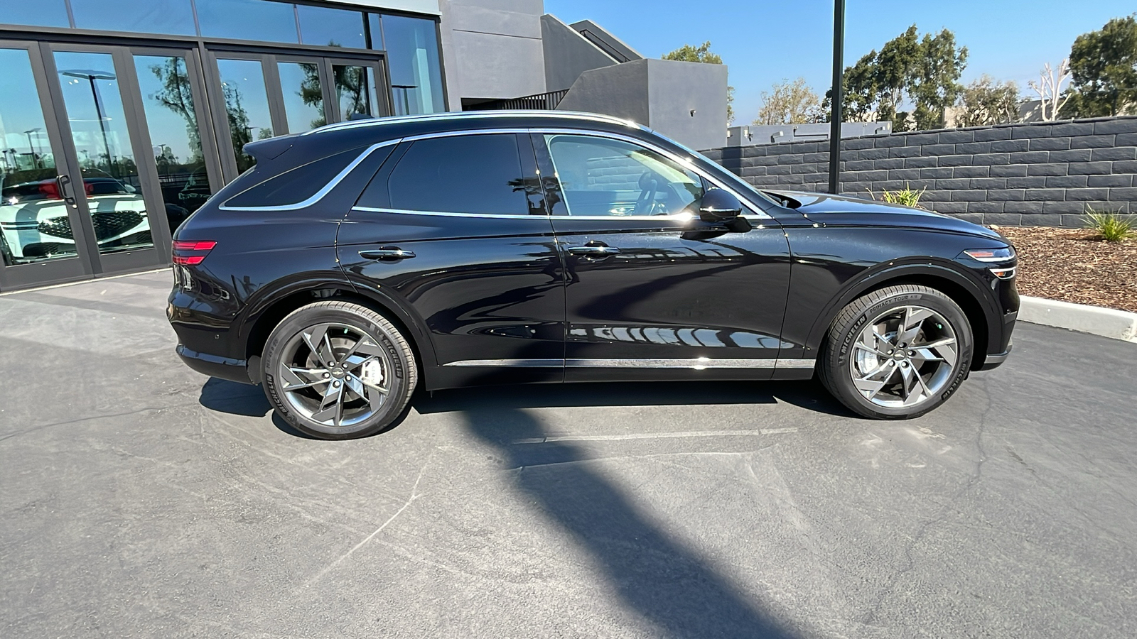 2025 Genesis Electrified GV70 Advanced 5