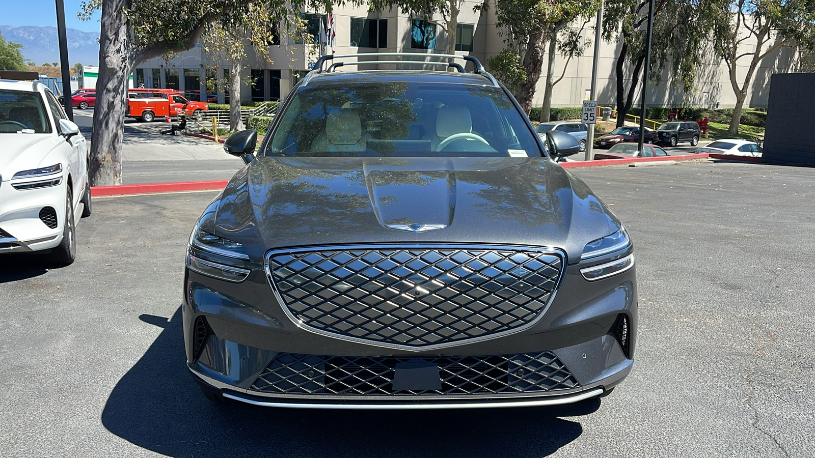 2025 Genesis Electrified GV70 Advanced 8