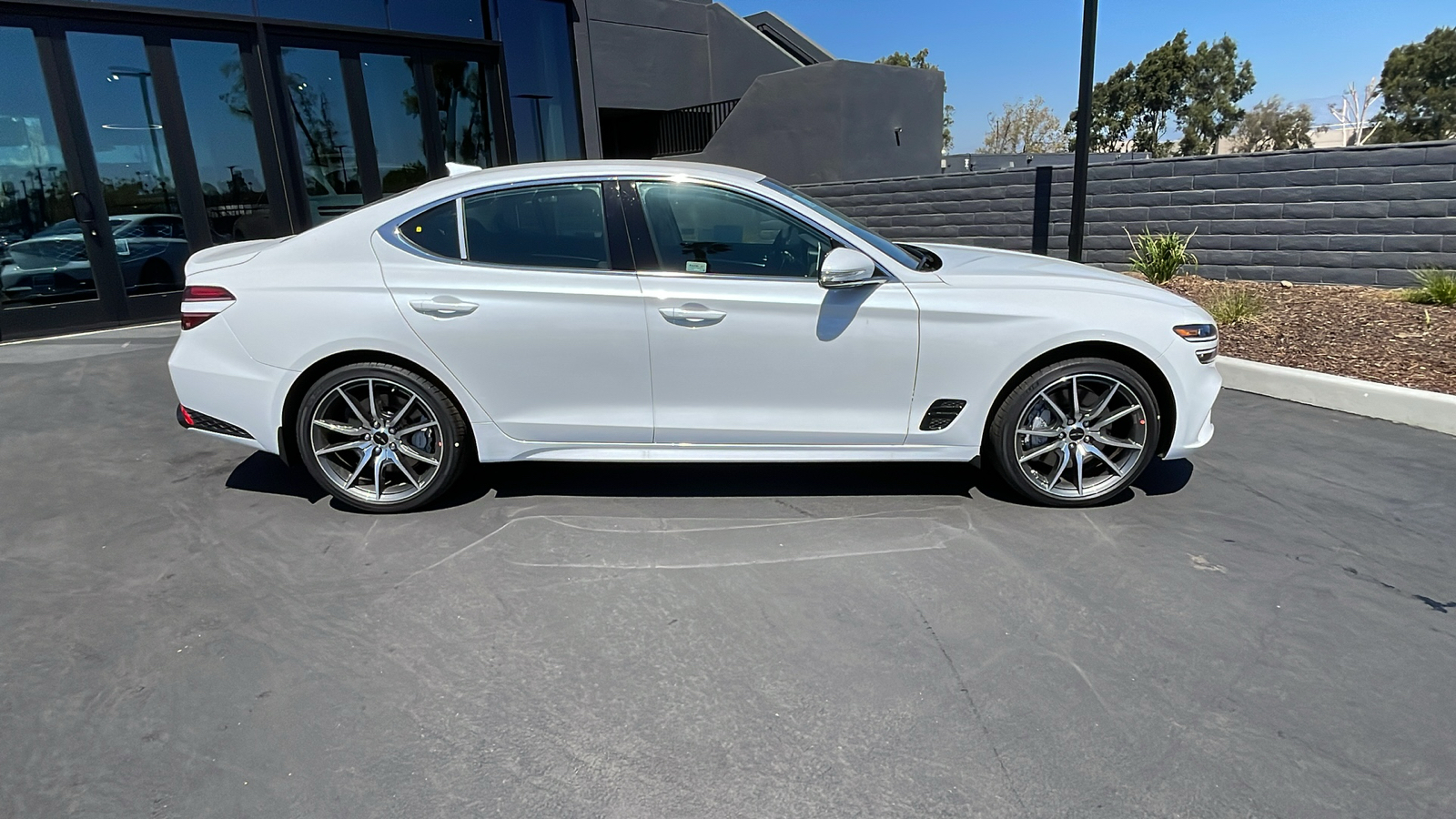 2025 Genesis G70 2.5T 5