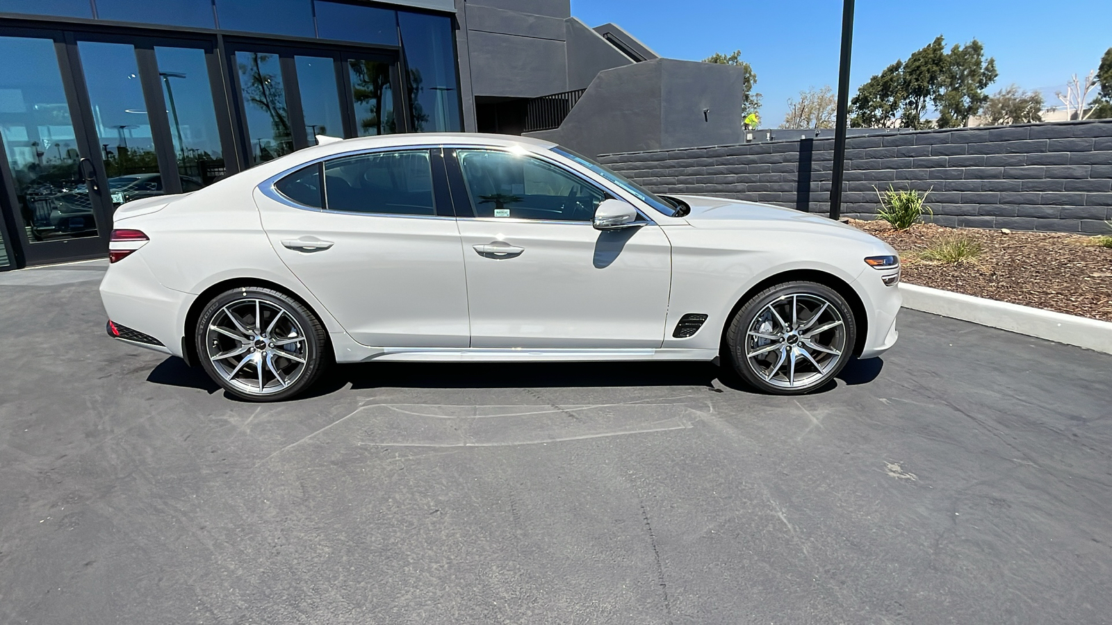 2025 Genesis G70 2.5T 5