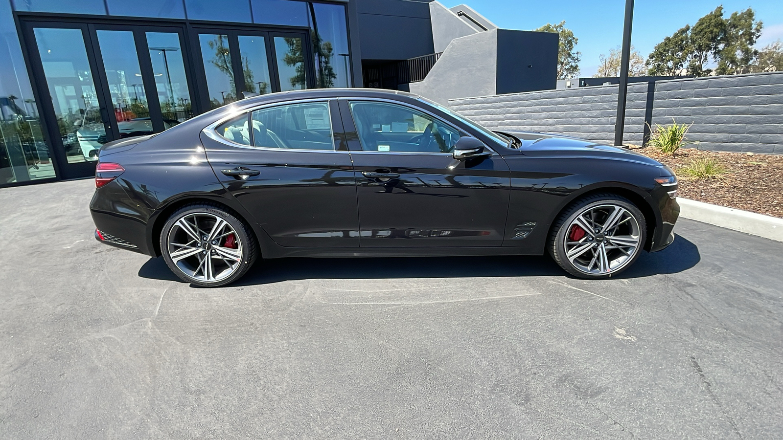 2025 Genesis G70 3.3T RWD Sport Advanced 5