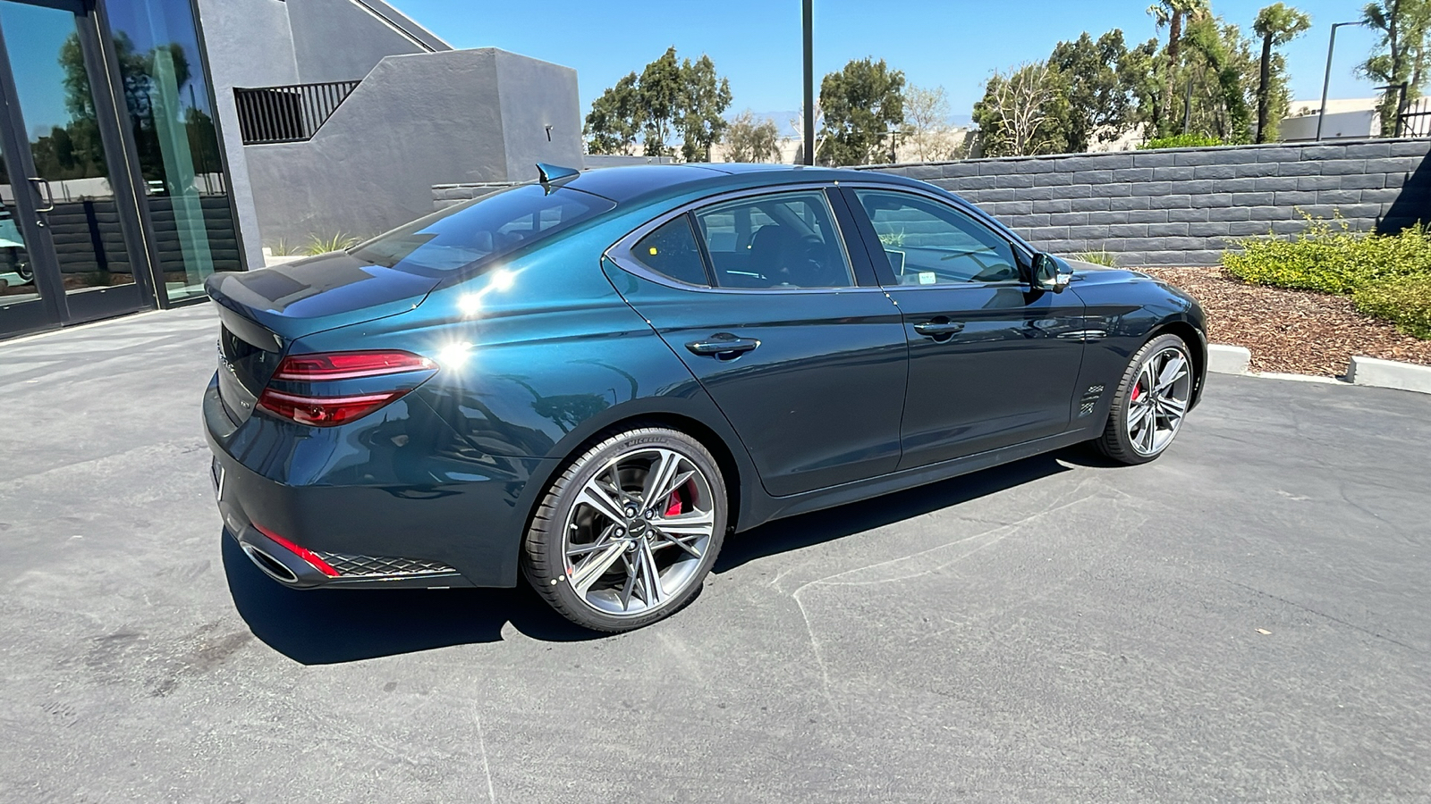 2025 Genesis G70 3.3T RWD Sport Advanced 6