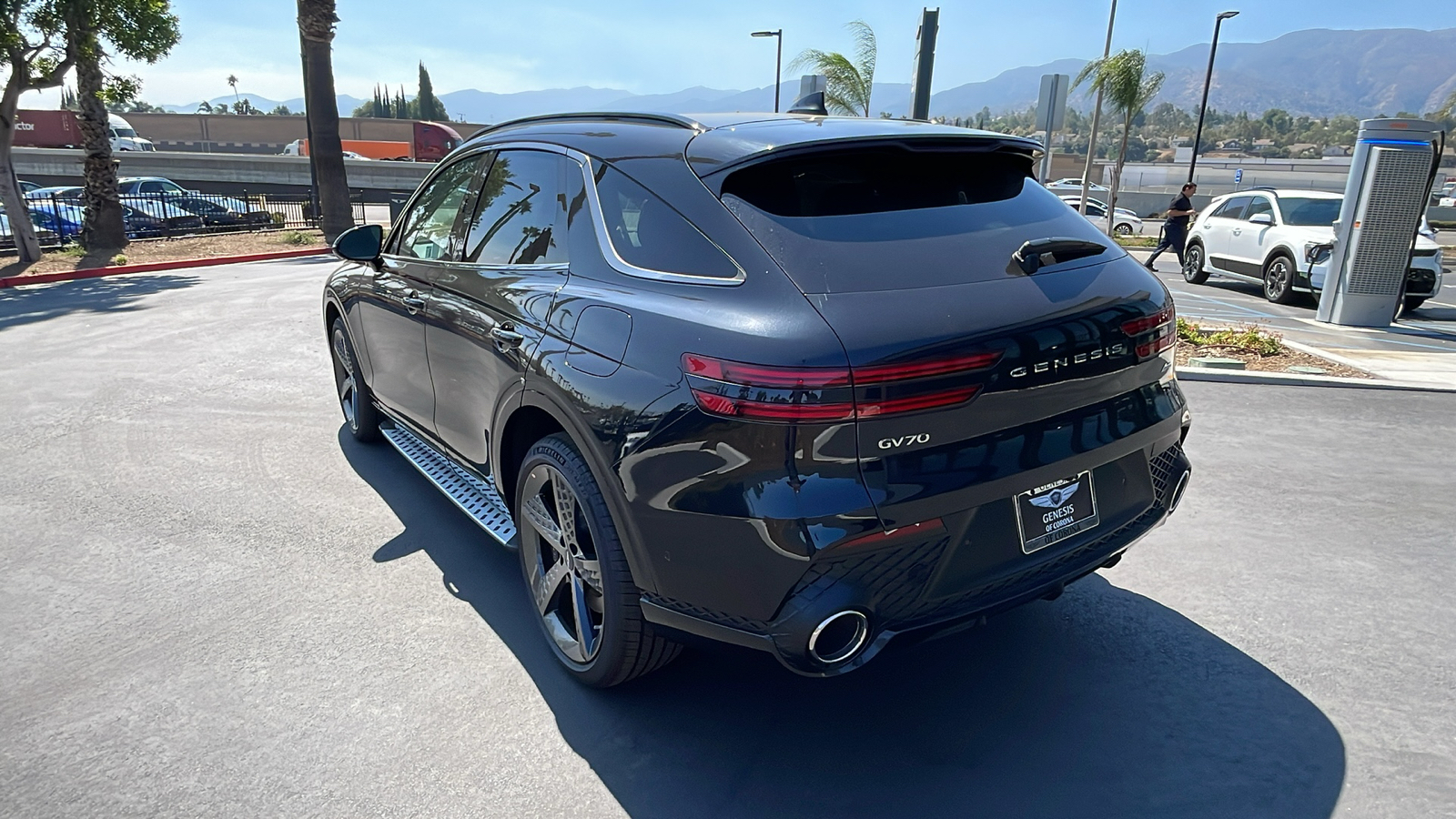 2025 Genesis GV70 2.5T AWD 8