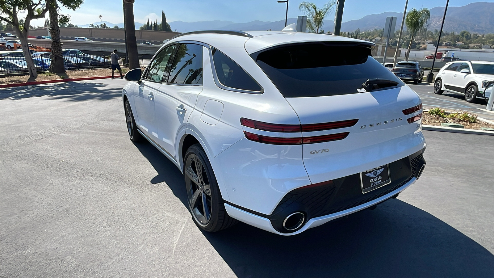 2025 Genesis GV70 2.5T AWD 8