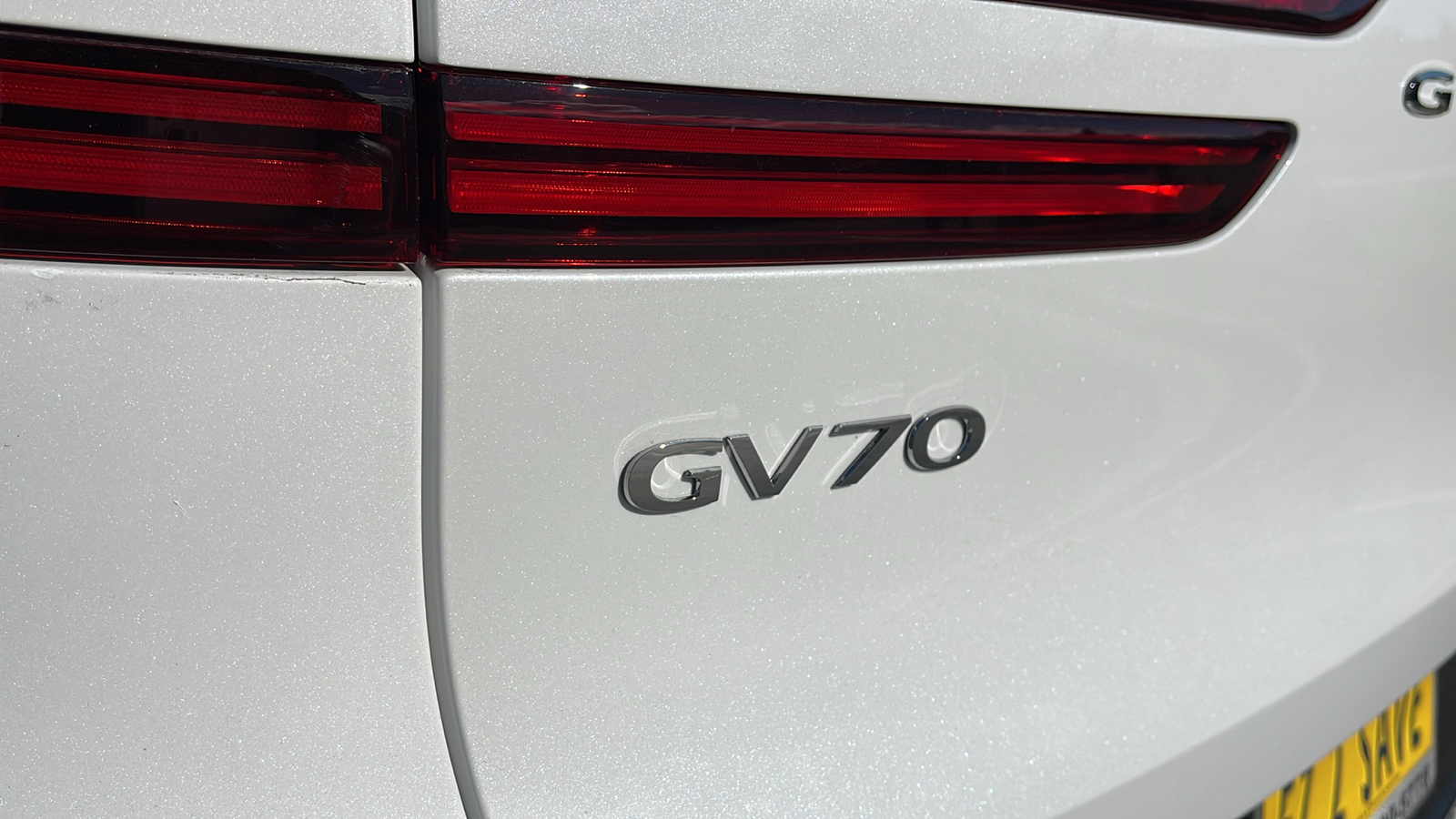 2025 Genesis GV70 2.5T AWD 24