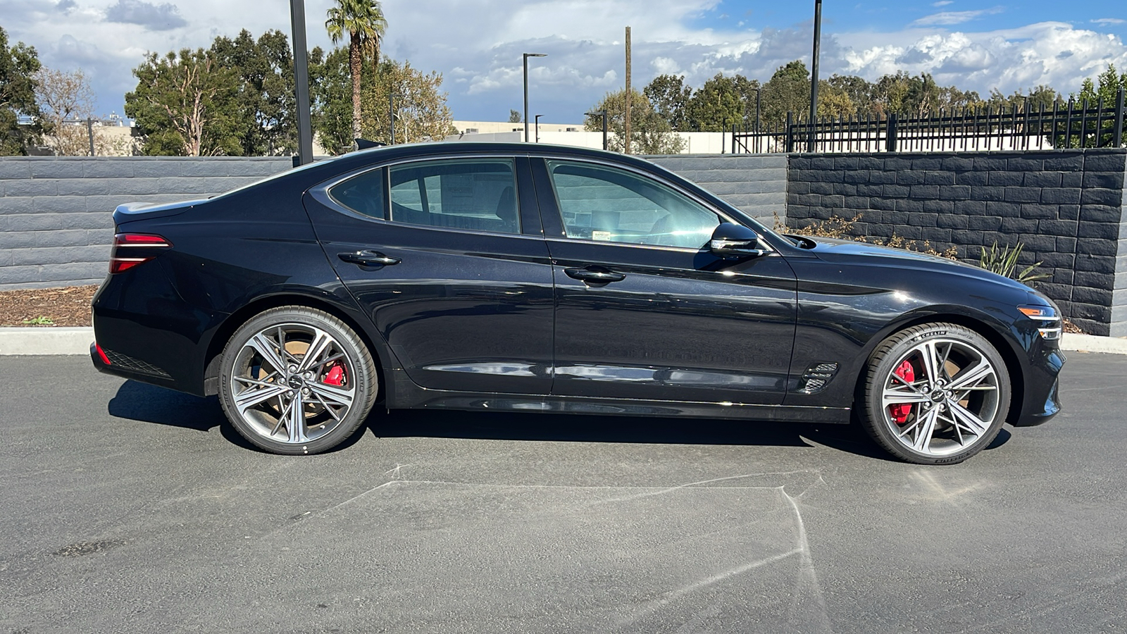 2025 Genesis G70 3.3T RWD Sport Advanced 6