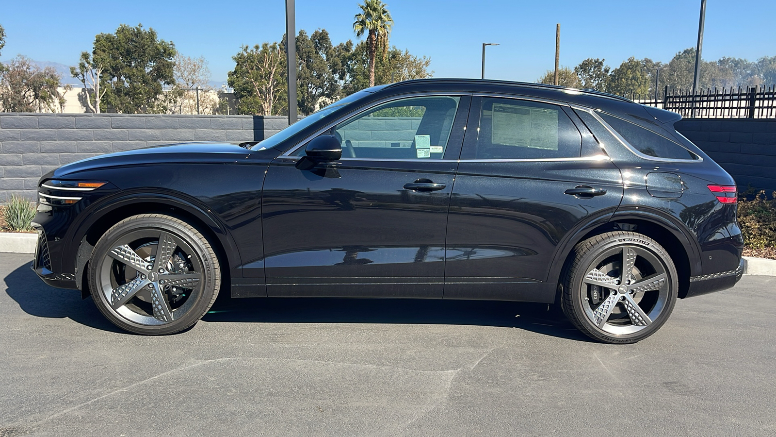 2025 Genesis GV70 2.5T AWD 12