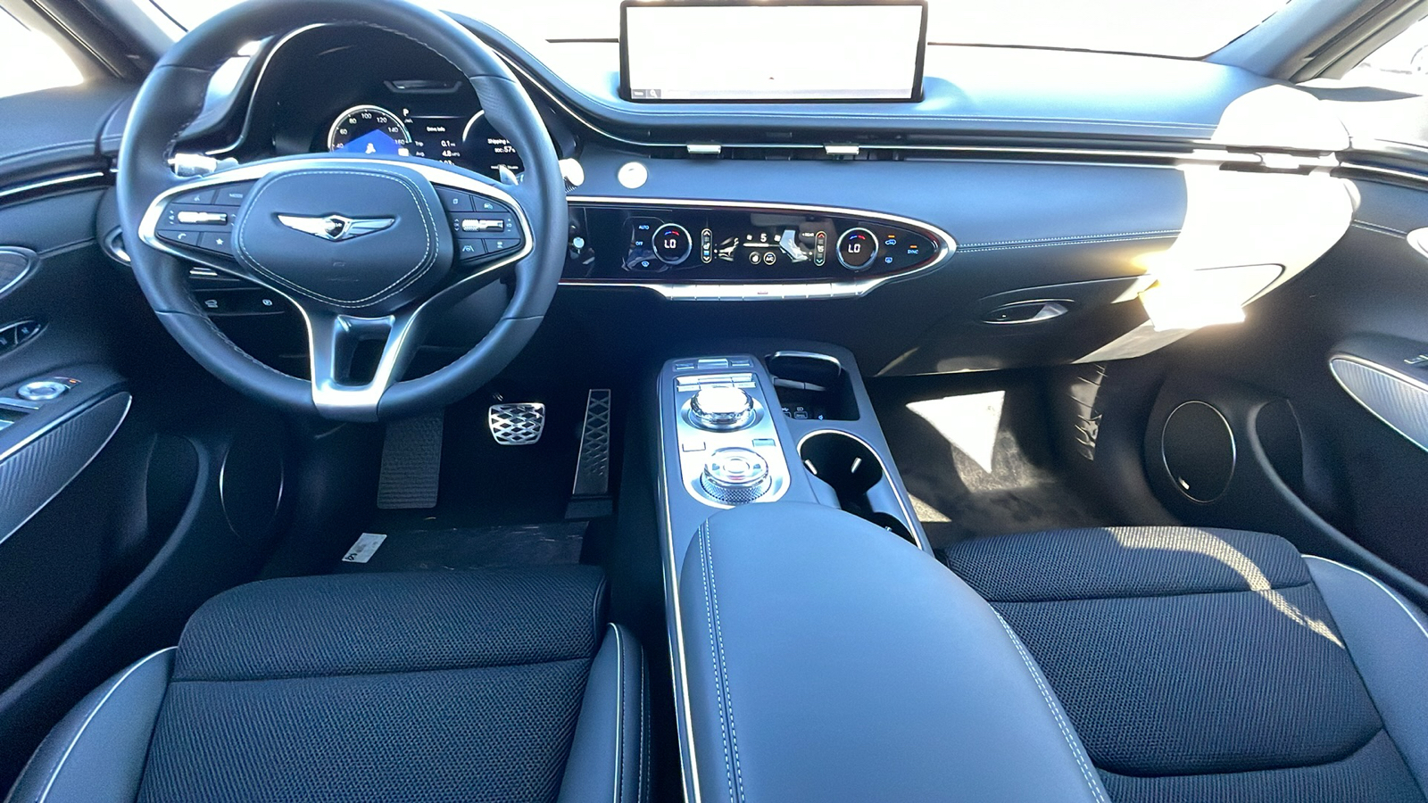 2025 Genesis GV70 2.5T AWD 18