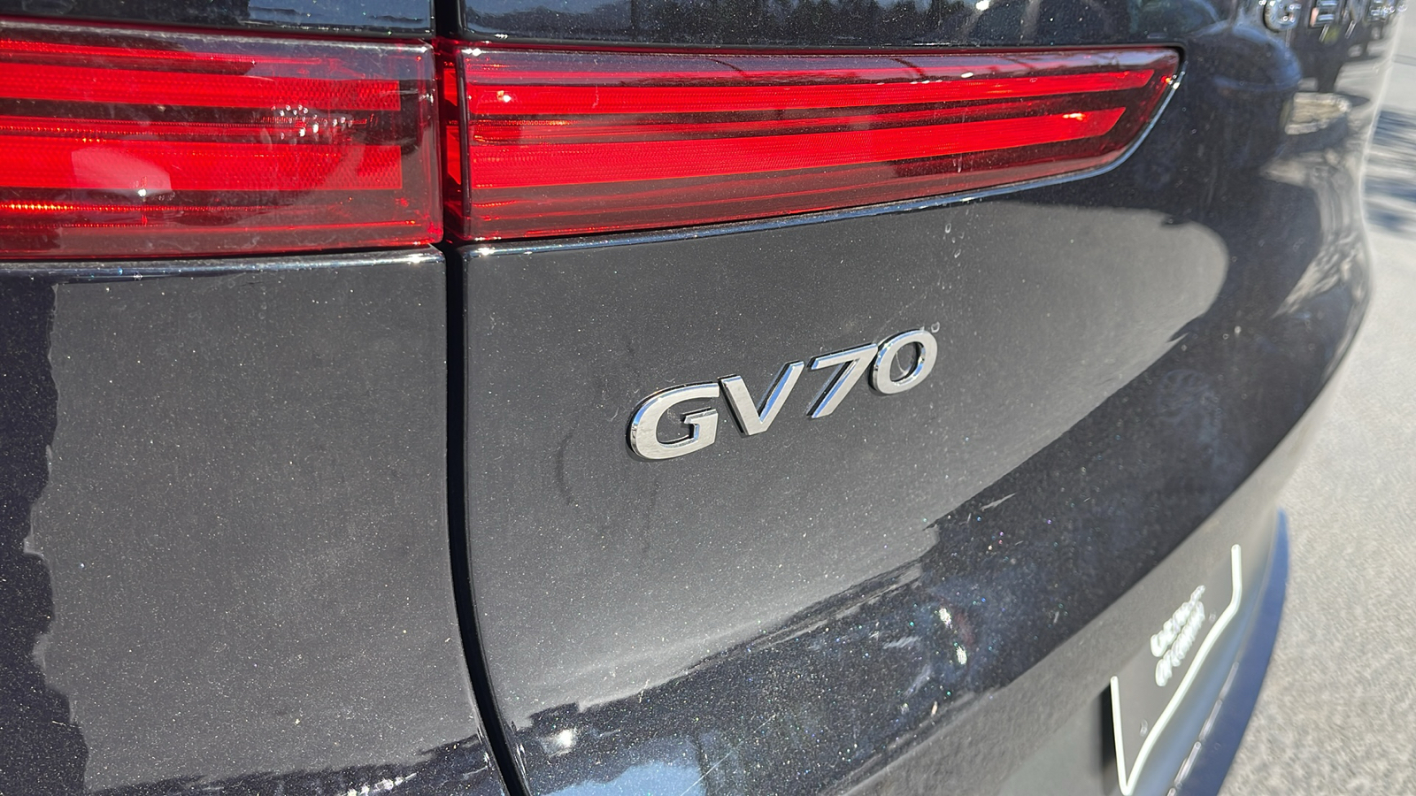 2025 Genesis GV70 2.5T AWD 30