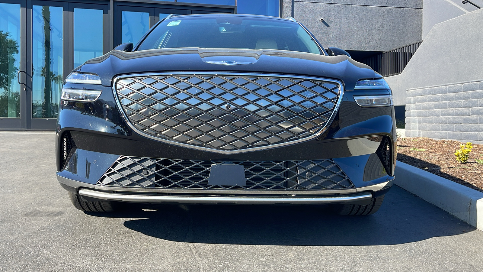 2025 Genesis Electrified GV70 Advanced 4