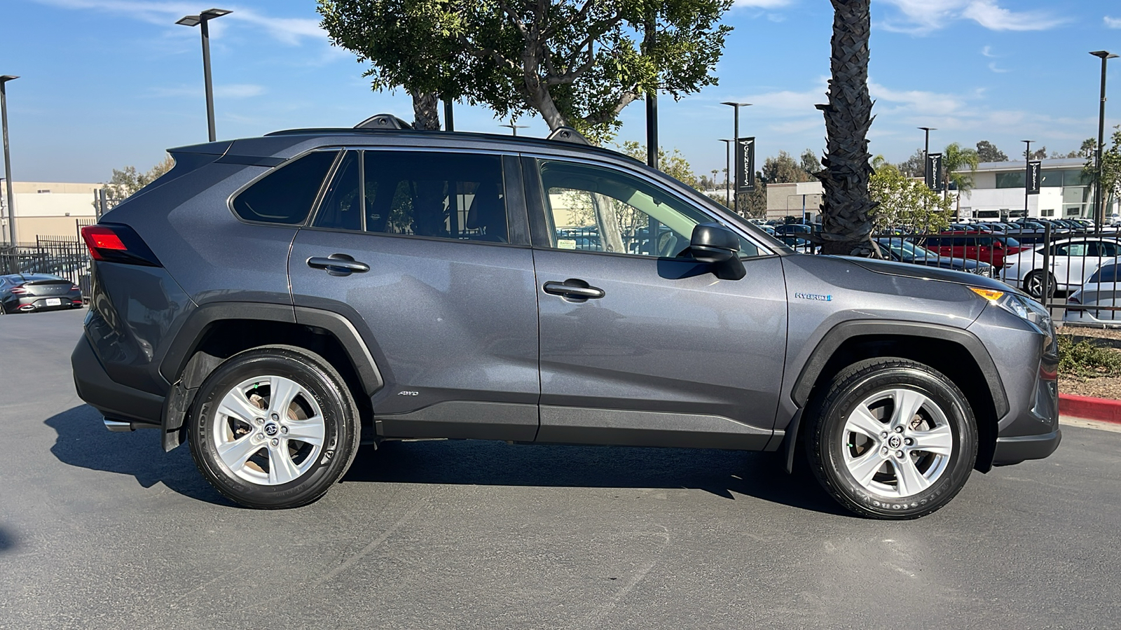 2021 Toyota RAV4 LE 6