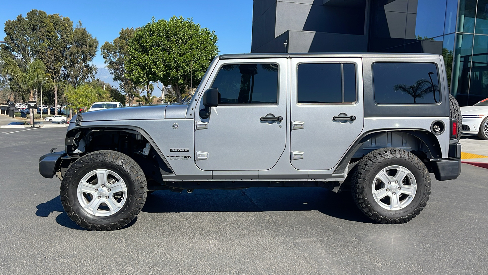 2018 Jeep Wrangler JK Unlimited Sport S 12