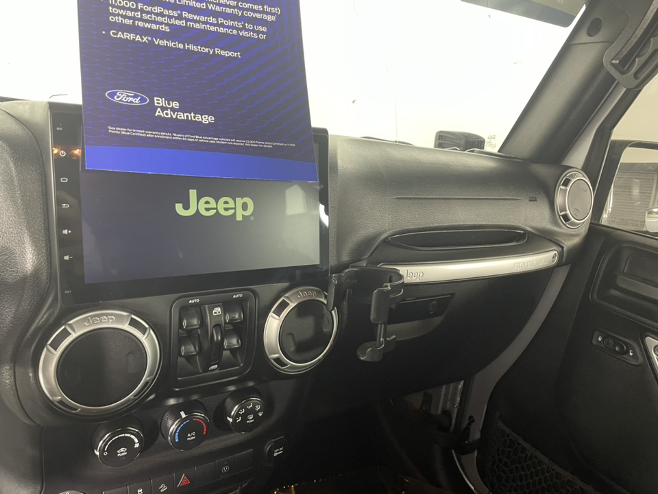 2015 Jeep Wrangler Unlimited Rubicon 15