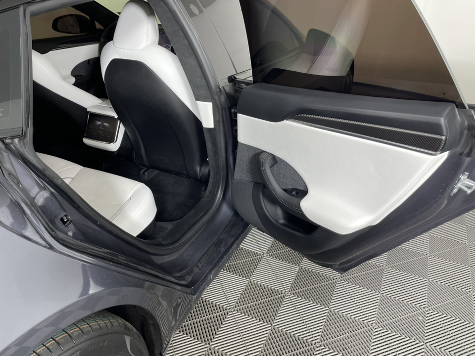 2022 Tesla Model S Plaid 24
