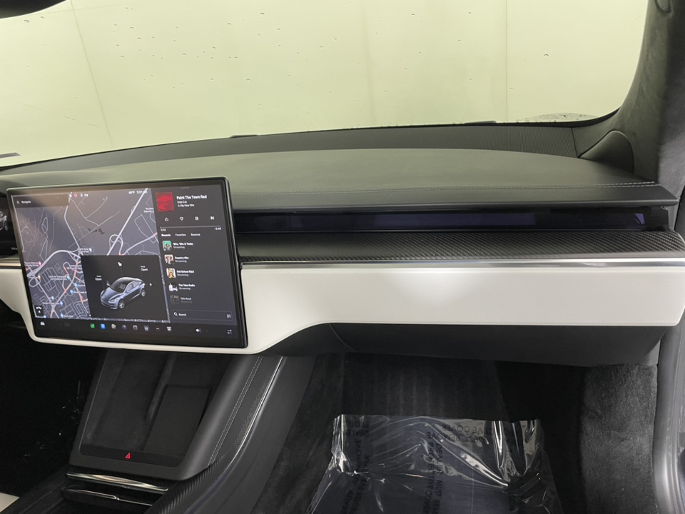 2022 Tesla Model S Plaid 29