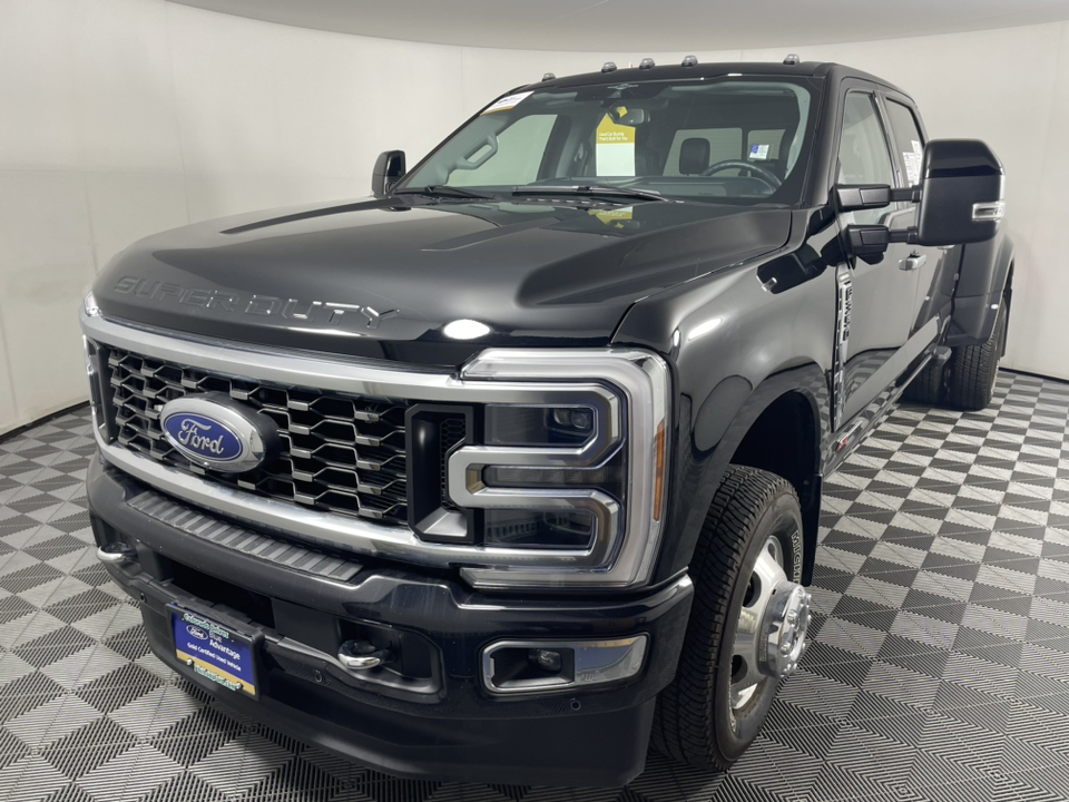 2023 Ford Super Duty F-350 DRW Limited 8