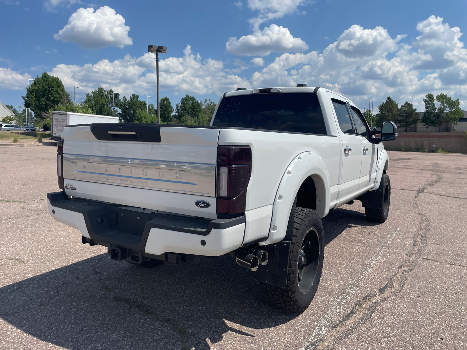 2022 Ford Super Duty F-350 SRW Platinum 3