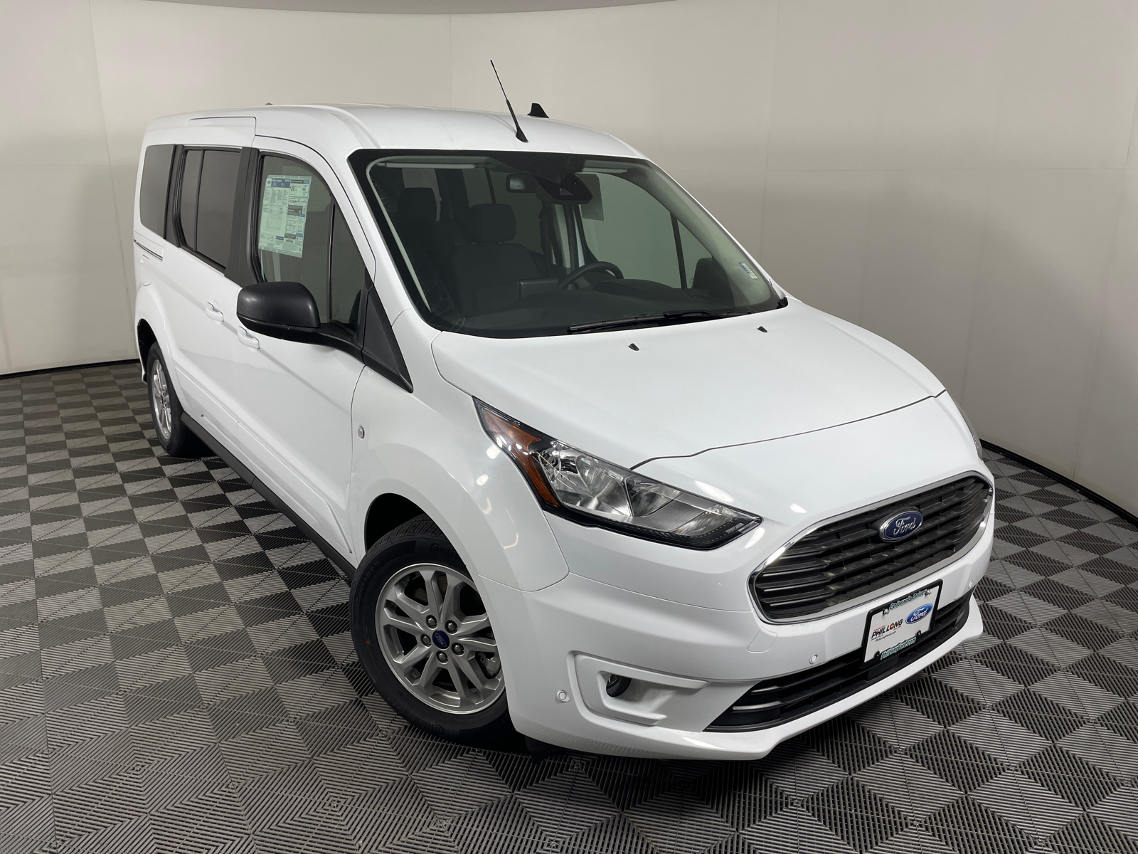 2023 Ford Transit Connect Wagon XLT 1