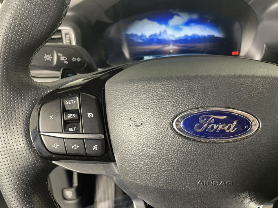 2021 Ford Explorer ST 24