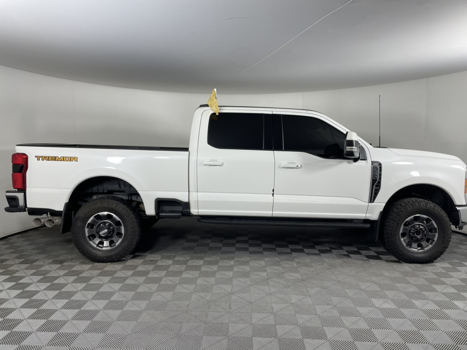 2023 Ford Super Duty F-250 SRW LARIAT 3