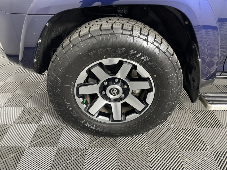 2018 Toyota 4Runner TRD Off Road 11