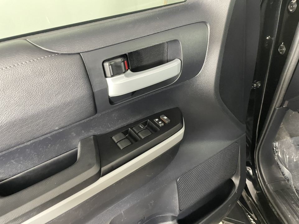 2019 Toyota Tundra 4WD SR5 12