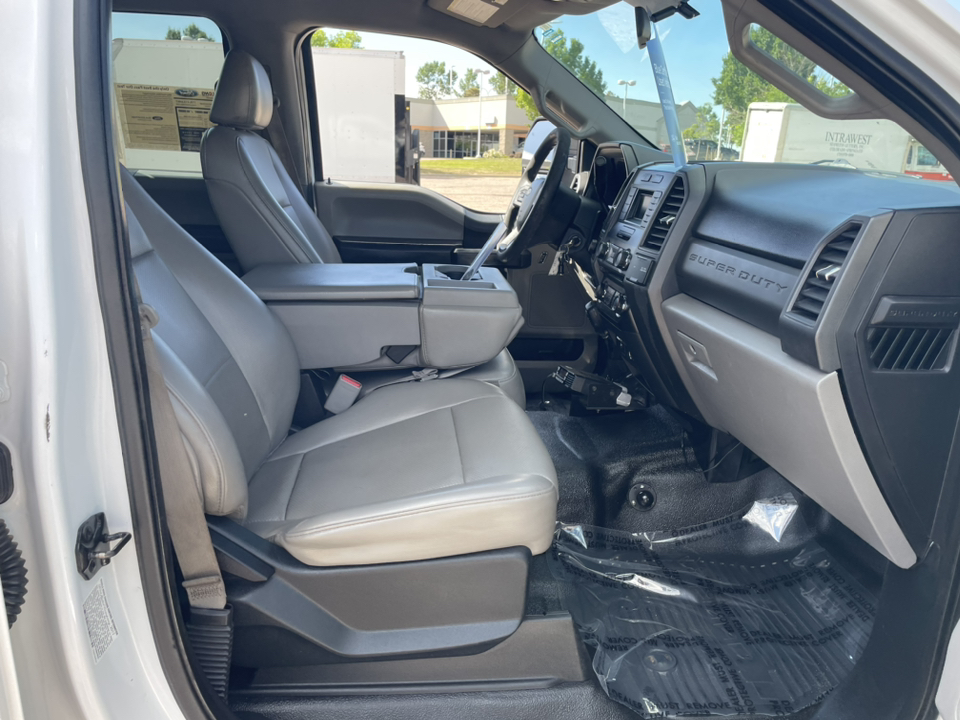 2017 Ford Super Duty F-550 DRW XL 31