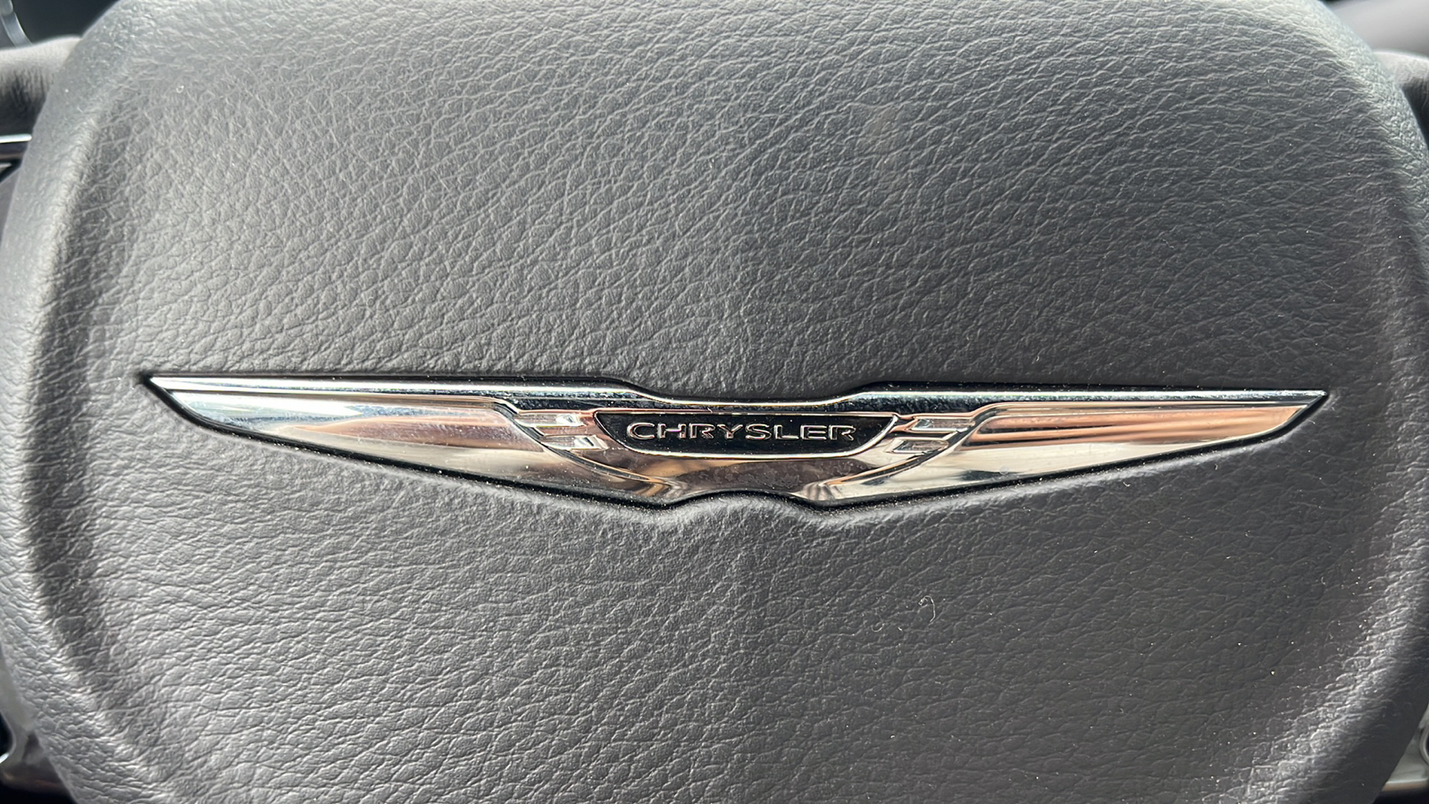 2015 Chrysler 200 4dr Sdn S FWD 19