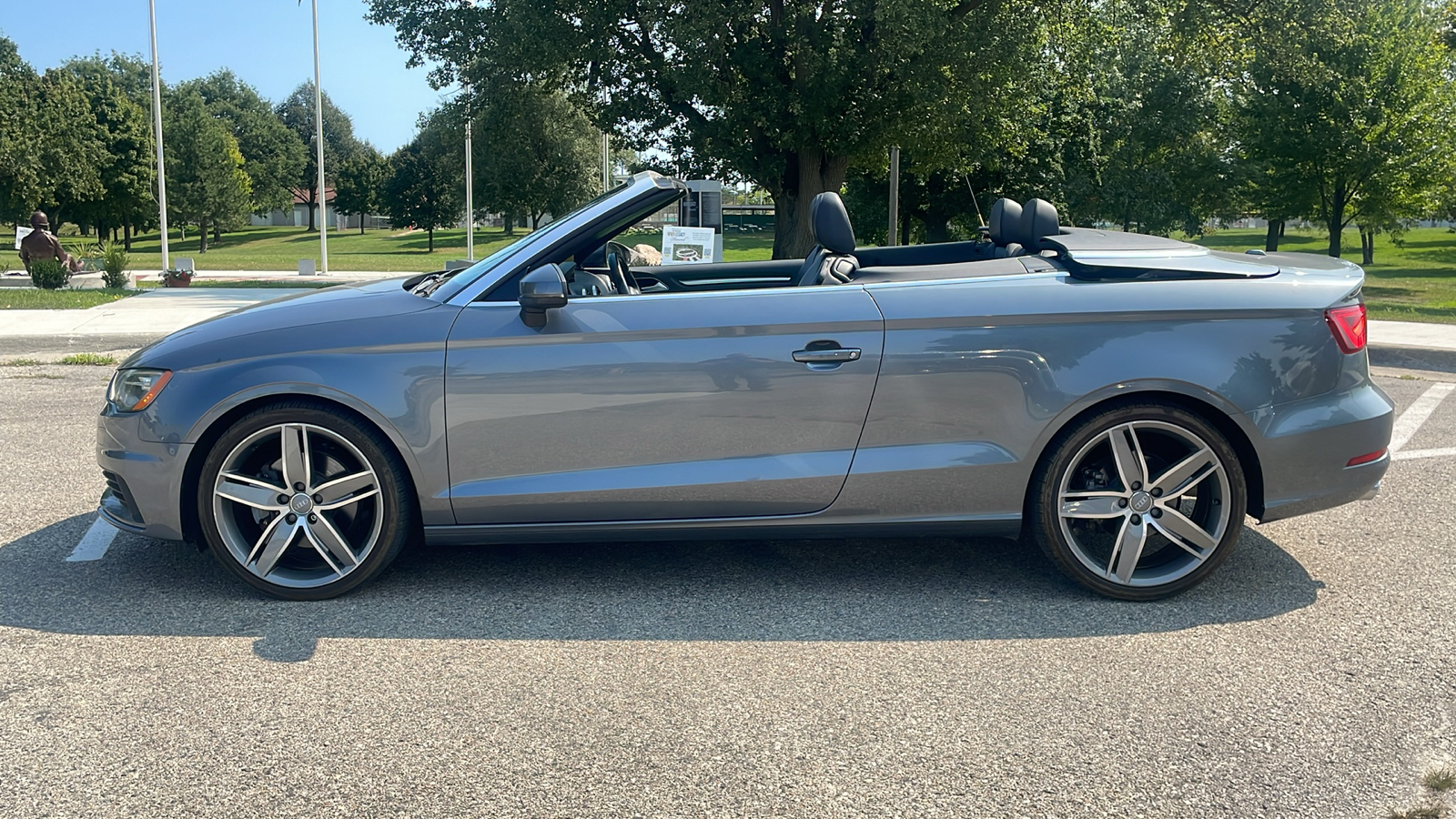 2015 Audi A3 2dr Cabriolet quattro 2.0T Premium Plus 28