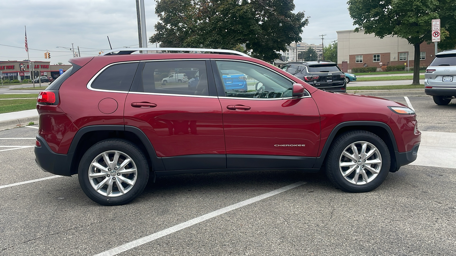 2016 Jeep Cherokee 4WD 4dr Limited 2