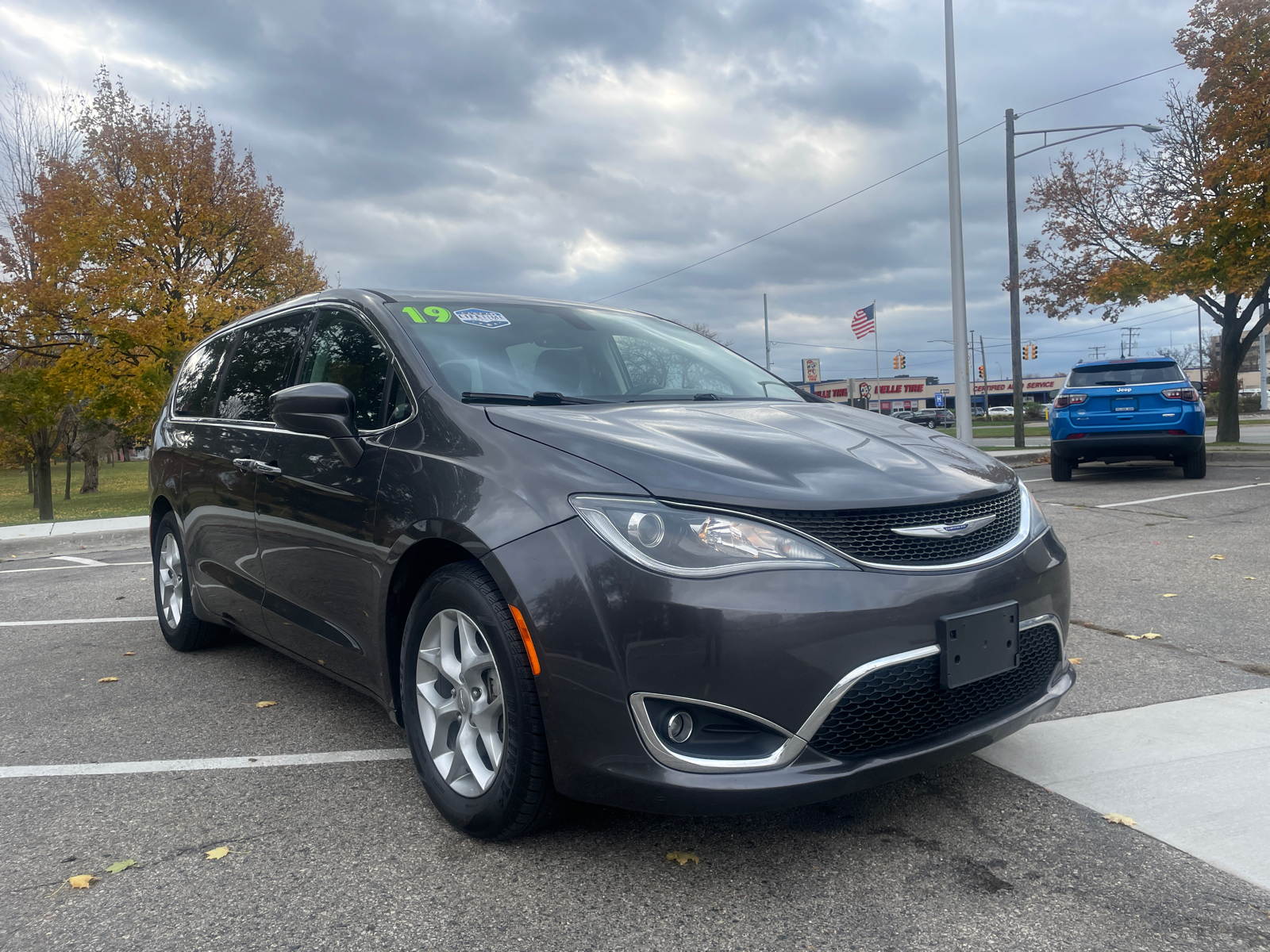 2019 Chrysler Pacifica Touring Plus FWD 1