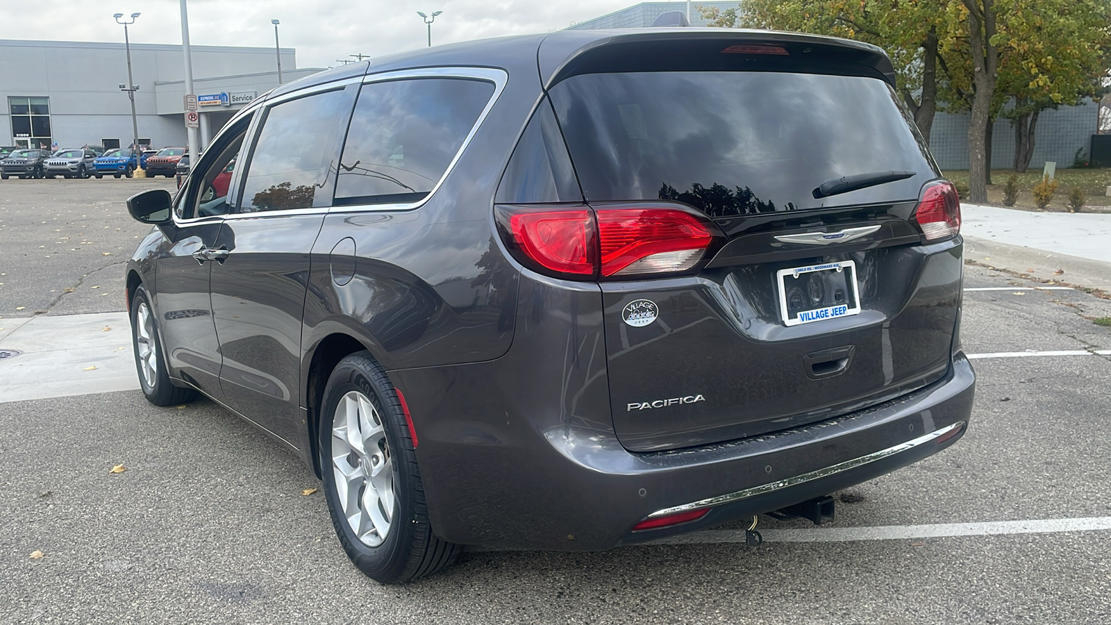 2019 Chrysler Pacifica Touring Plus FWD 4