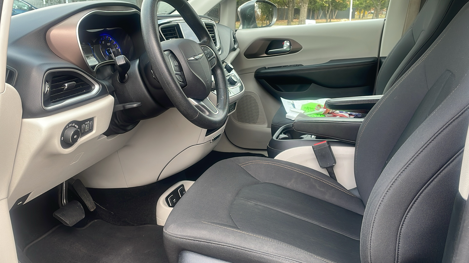 2019 Chrysler Pacifica Touring Plus FWD 10