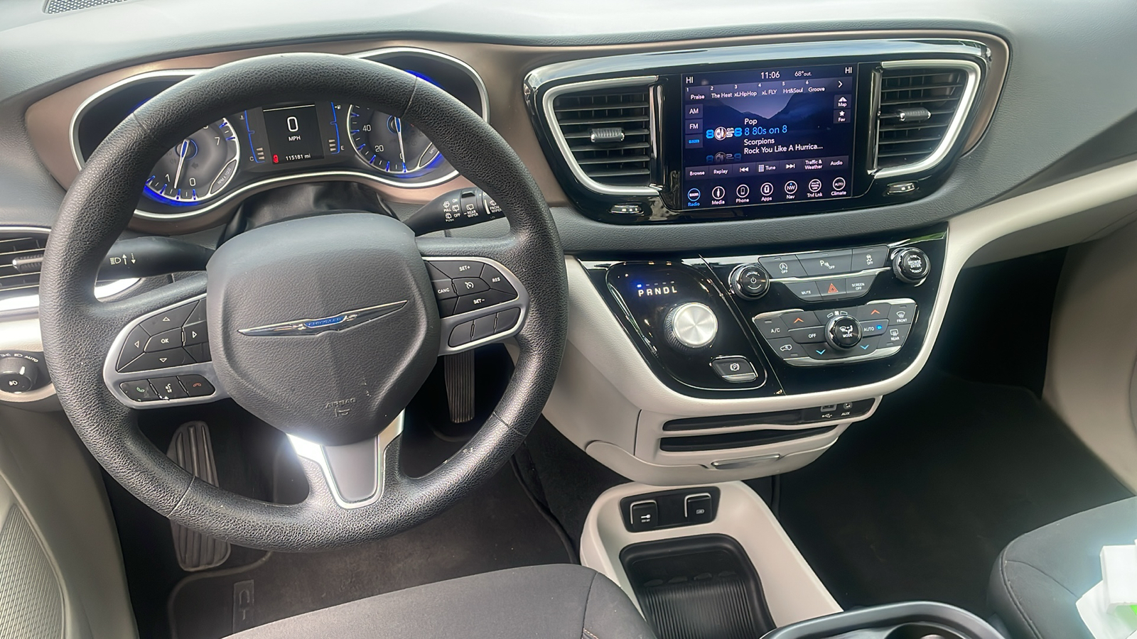 2019 Chrysler Pacifica Touring Plus FWD 12