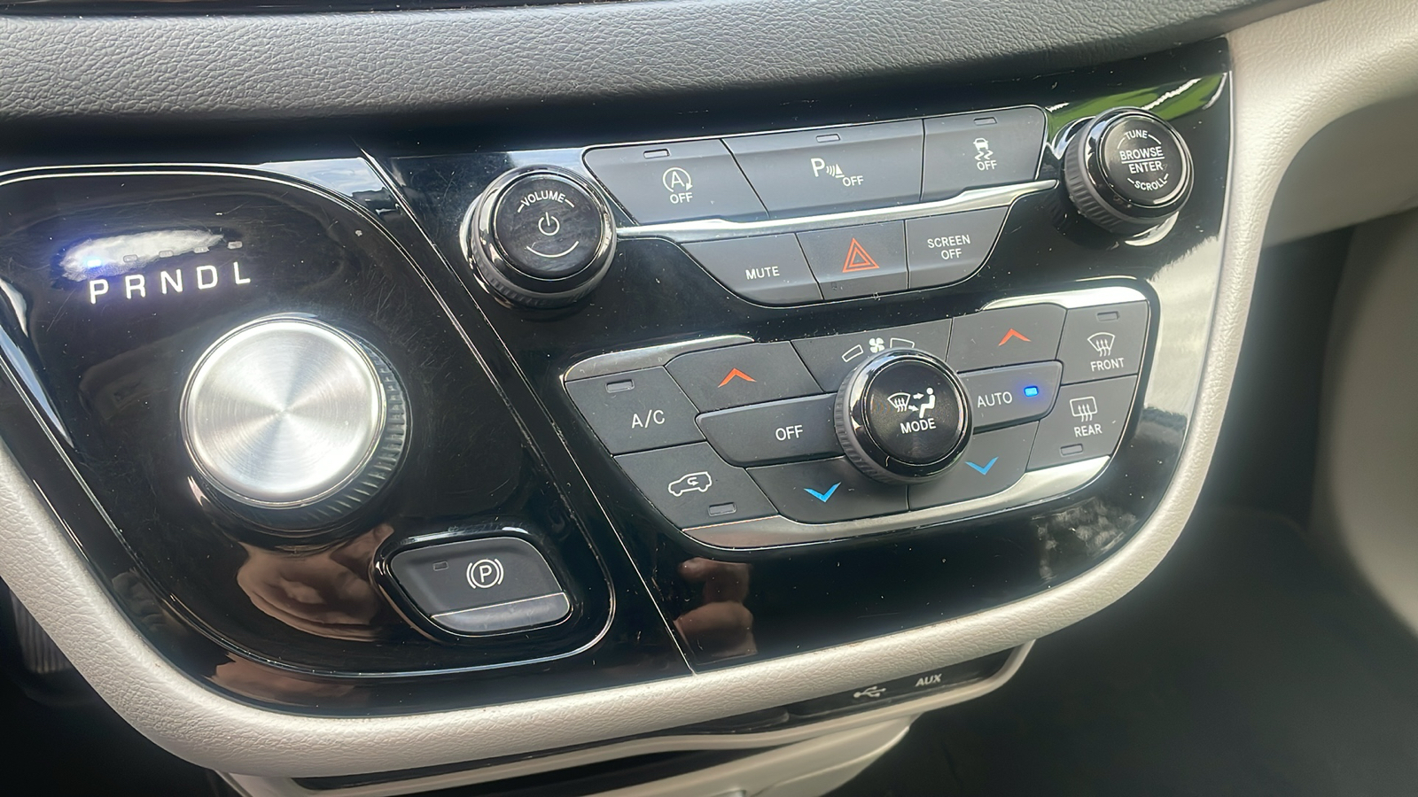 2019 Chrysler Pacifica Touring Plus FWD 22