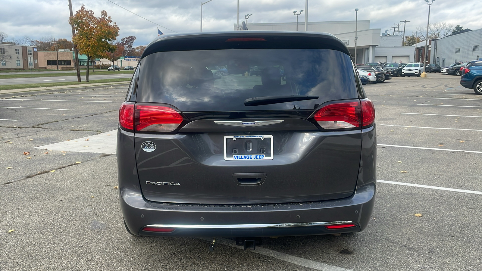 2019 Chrysler Pacifica Touring Plus FWD 29