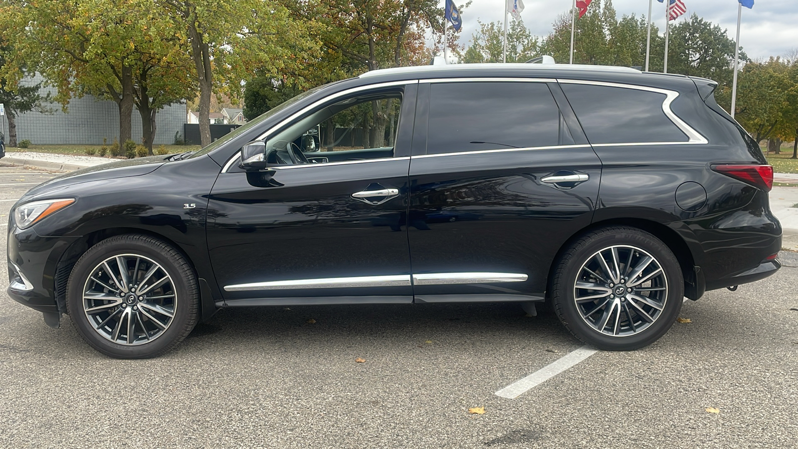 2017 INFINITI QX60 FWD 5