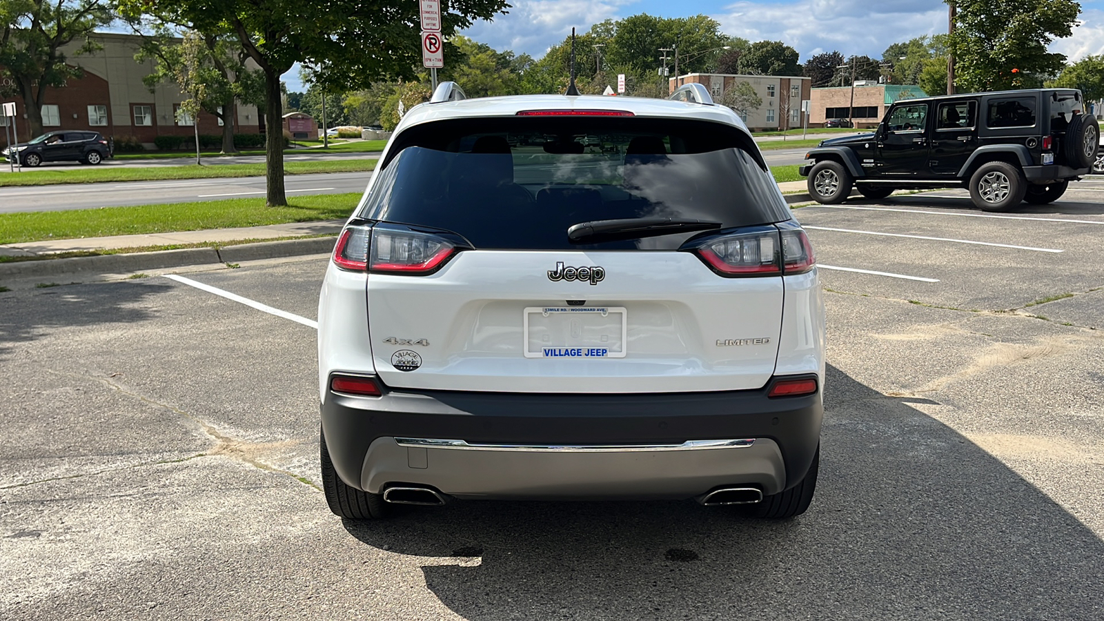 2020 Jeep Cherokee Limited 4x4 32