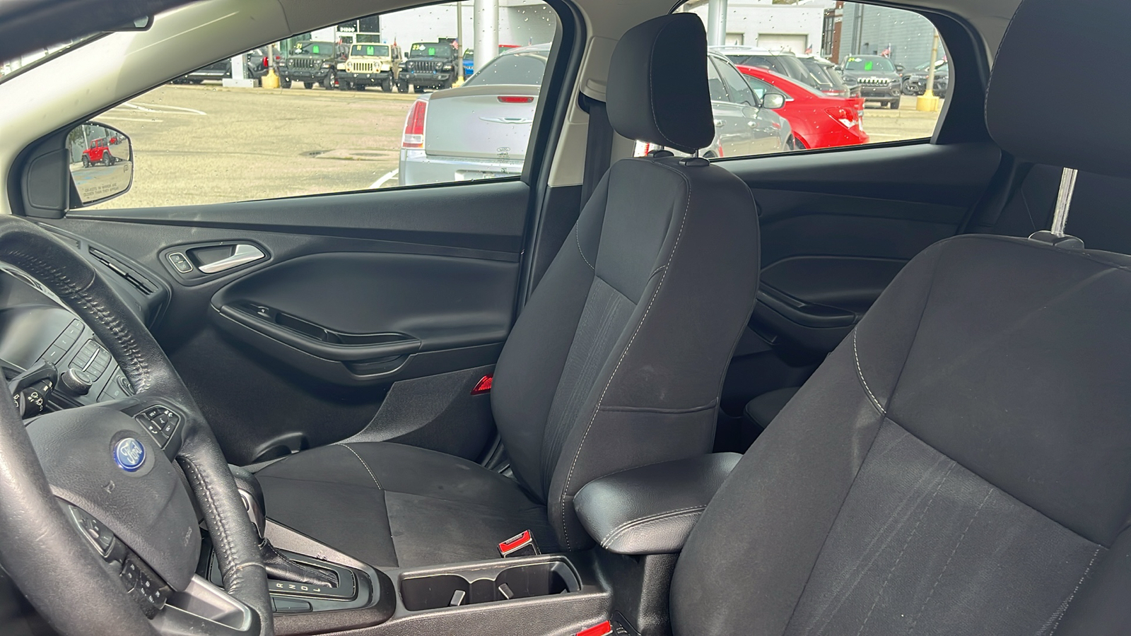 2018 Ford Focus SE Hatch 8